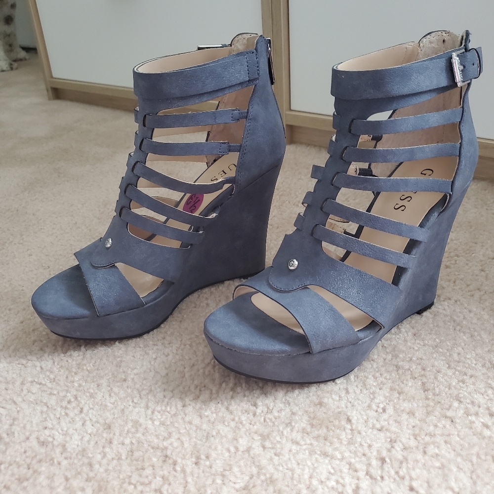 Brand New/Never Worn Guess 6.5 sandal wedges